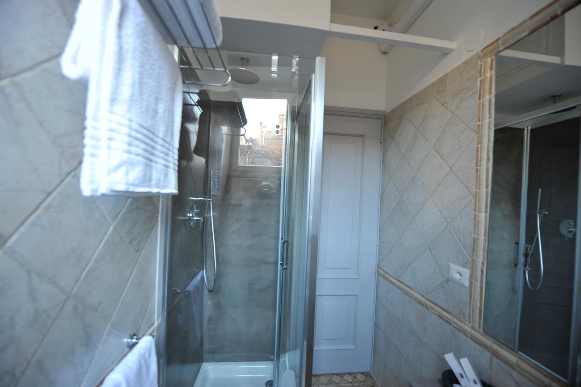 Rome Frattina27 Hotel Bilik gambar